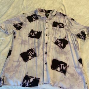MTV BUTTON-DOWN